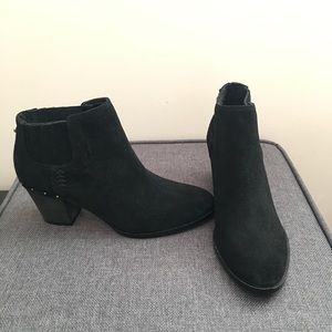 Steve Madden suede booties